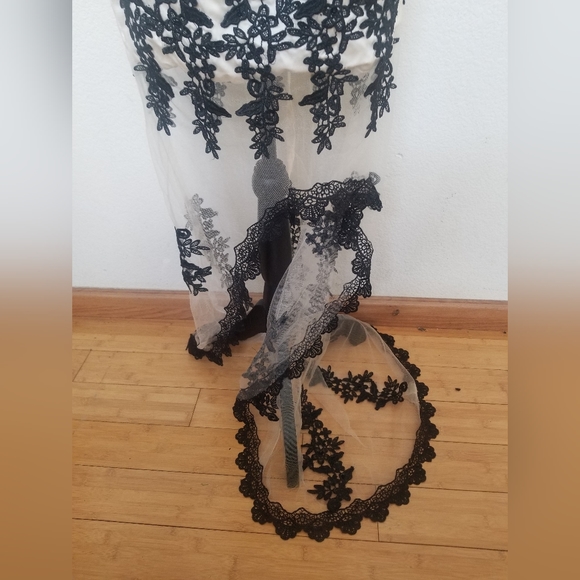 Custom made Gown-Medium - Picture 4 of 7